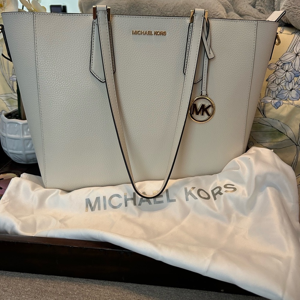 Michael Kors Elegant White Tote